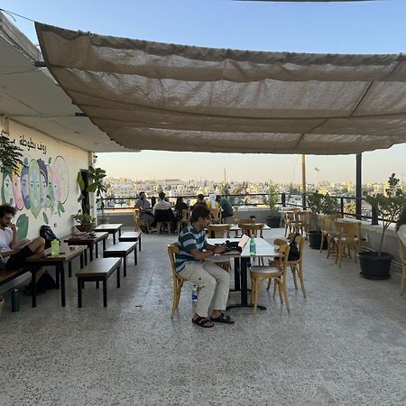 Battuta Hostel Аман Екстериор снимка