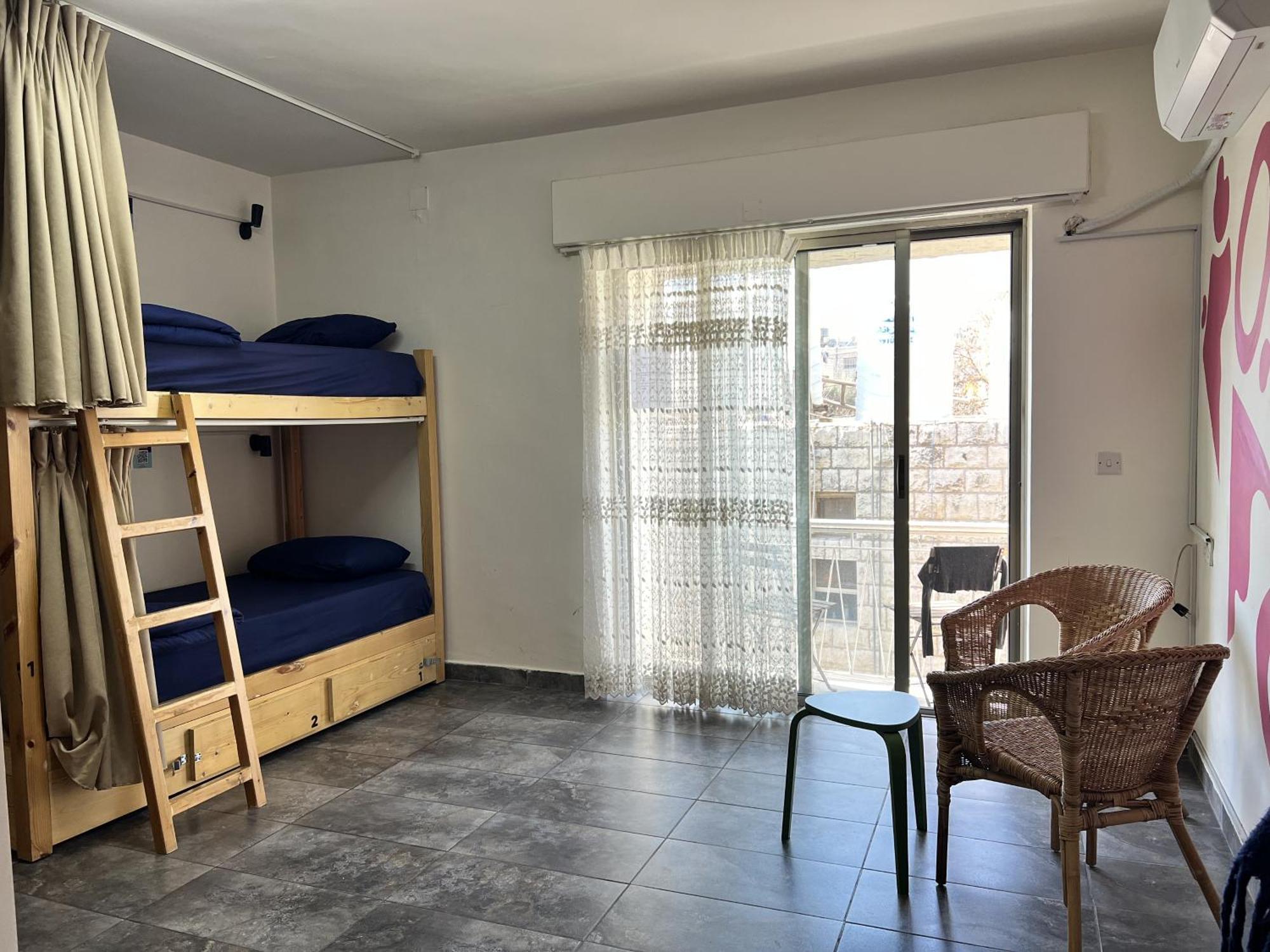 Battuta Hostel Аман Екстериор снимка