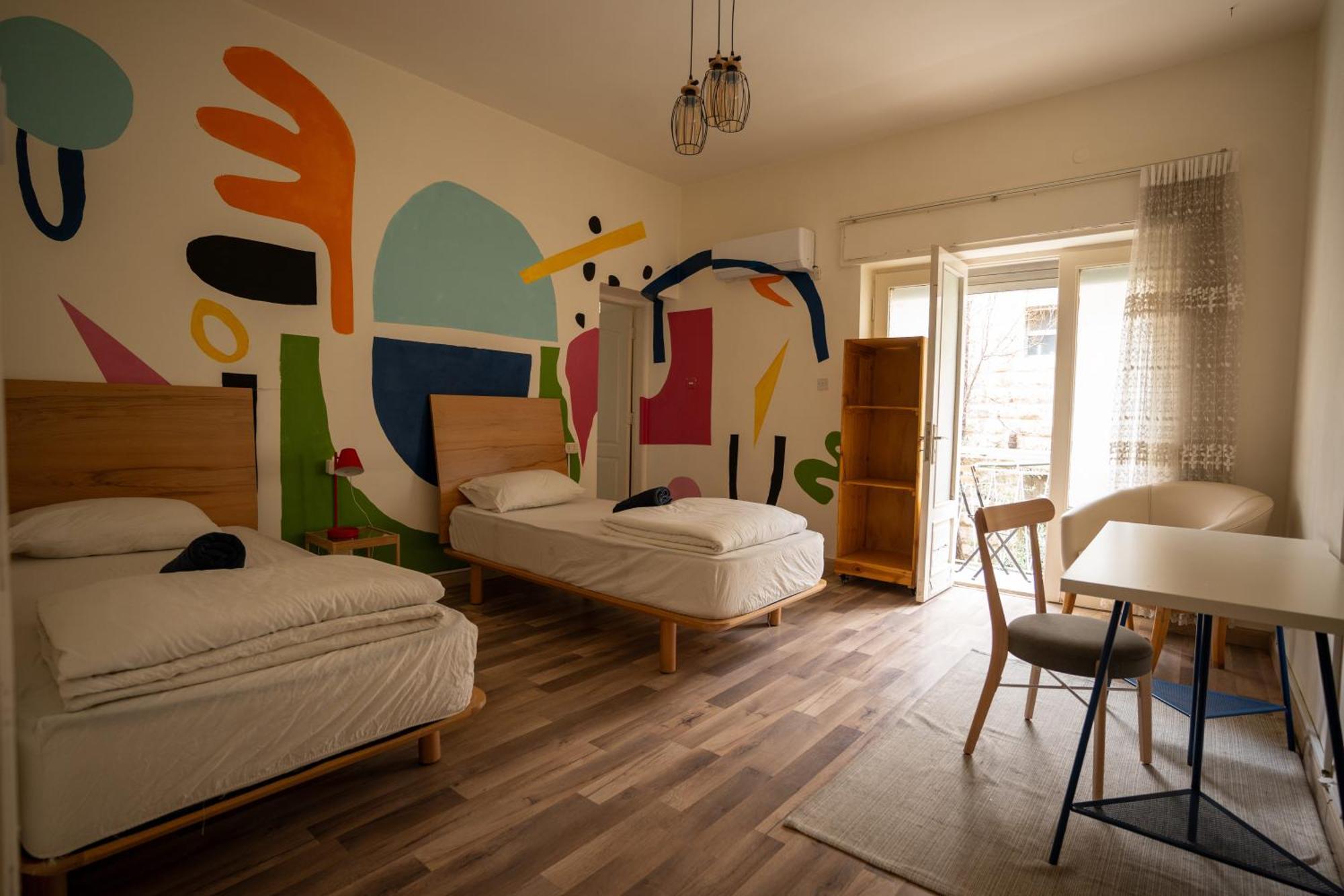 Battuta Hostel Аман Екстериор снимка