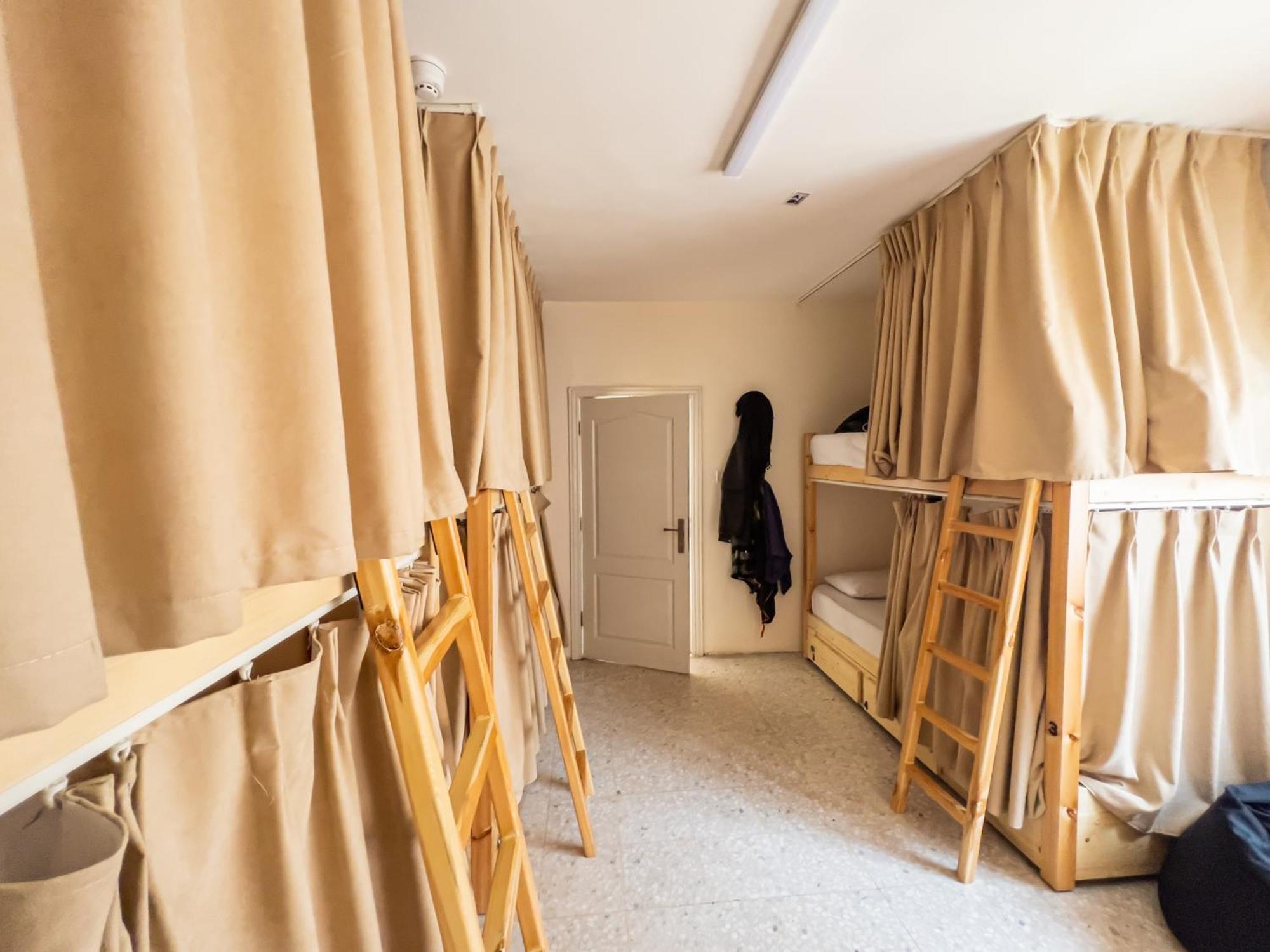 Battuta Hostel Аман Стая снимка